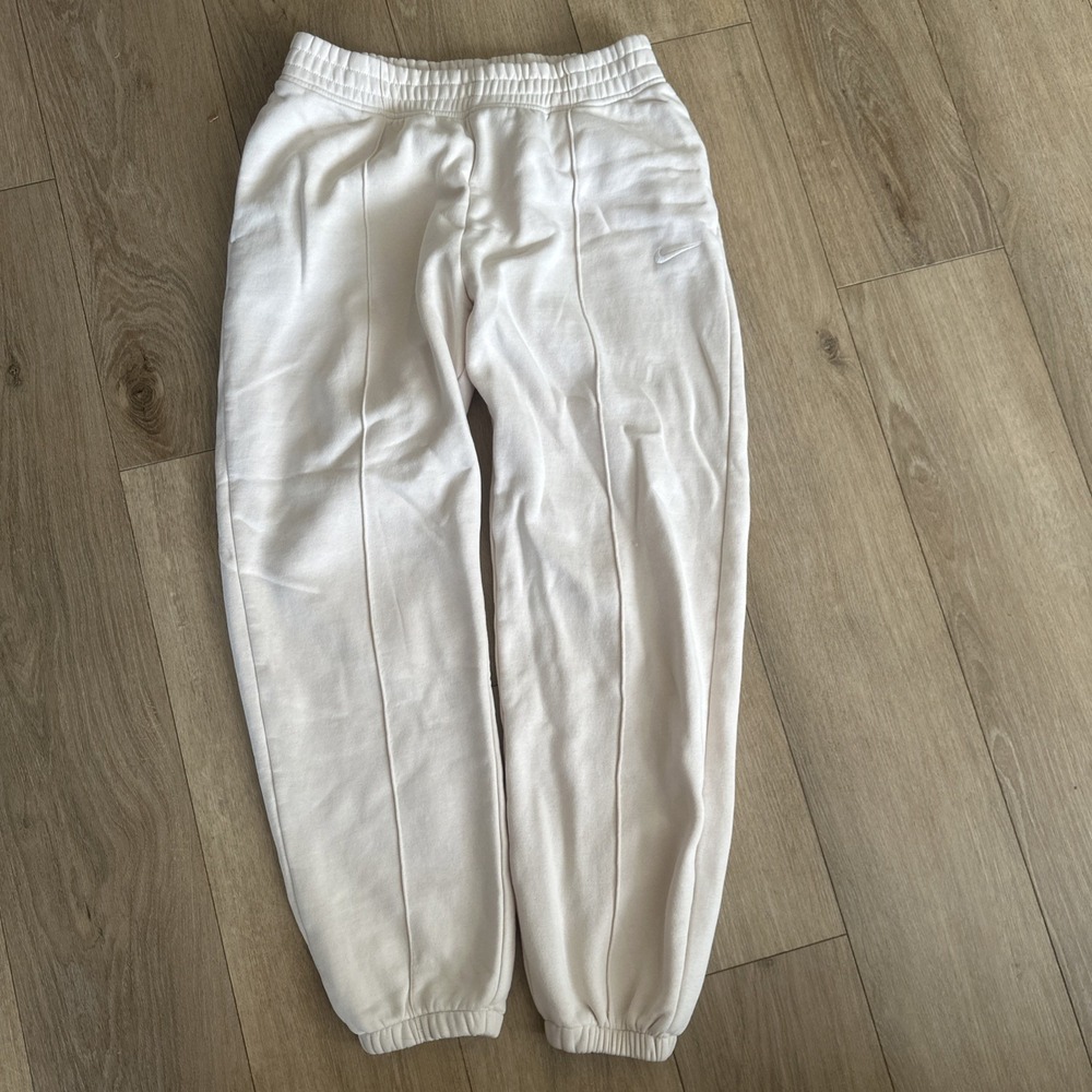 Nike Oversized Fit High Rise Sweatpant Joggers Women's Medium Ivory Pleat Gym